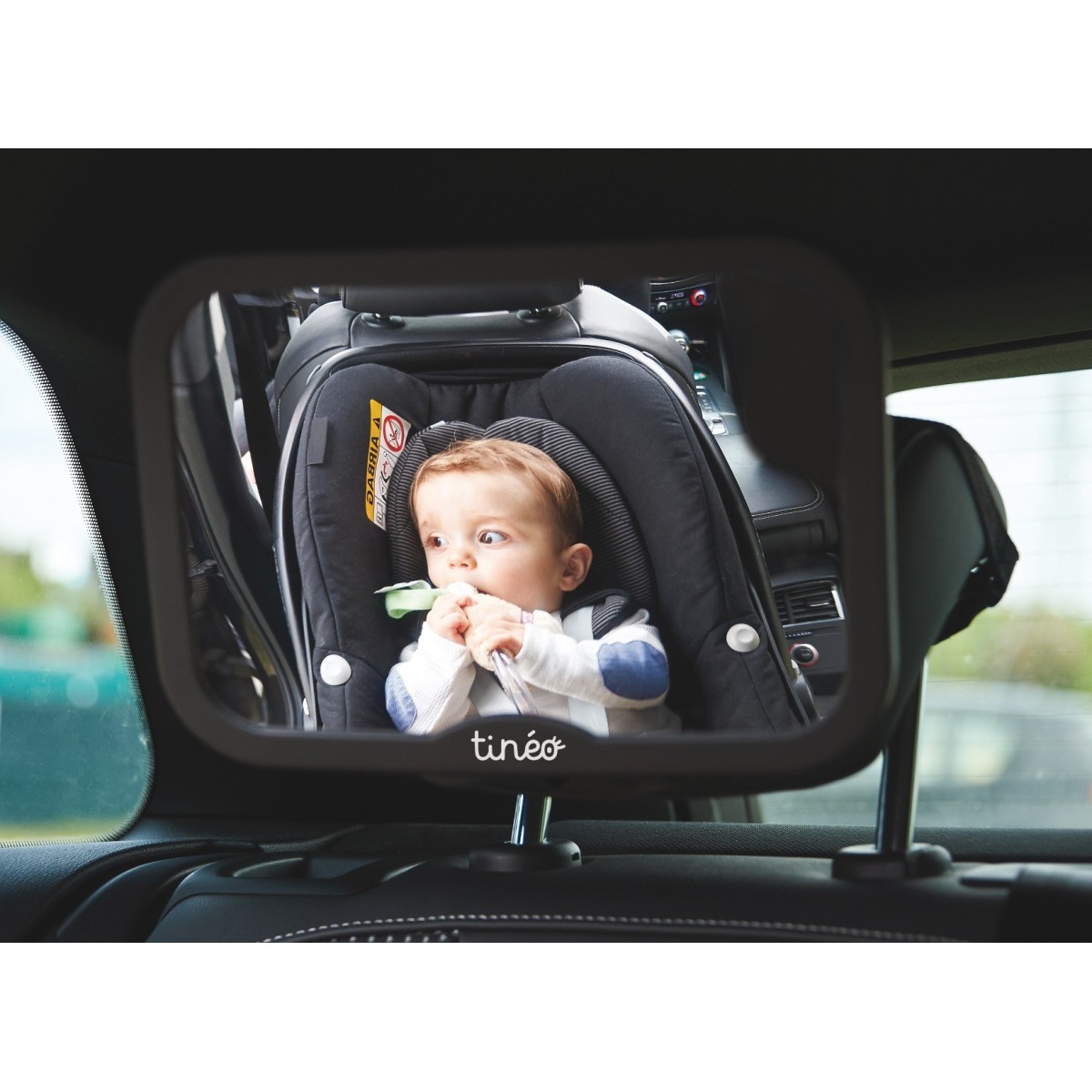 TINÉO - Organiseur De Voiture Bébé - Installation Universelle - 1 Poche Pour Tablette Tactile - 1 Poche Centrale - 4 Poches Filets - 53x43cm