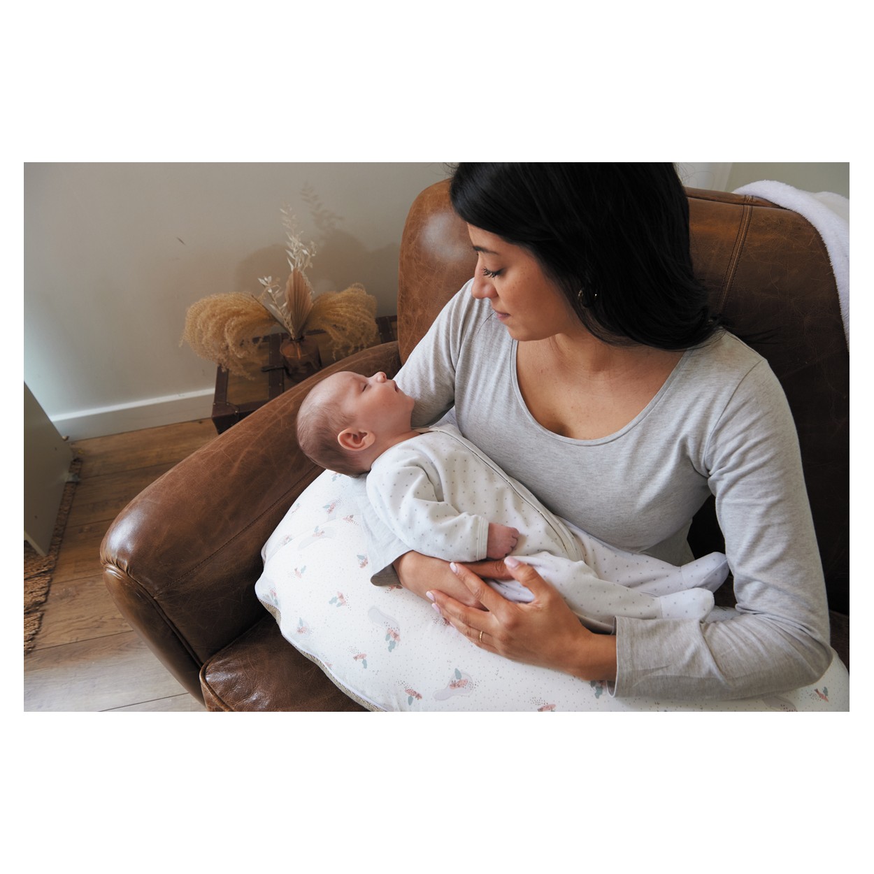 Maternity and Breastfeeding Pillow Multirelax Brown hazelnut