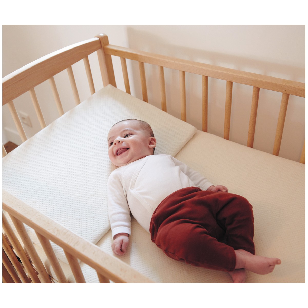 Plan Incliné 10° Cloudy Pour Lit Bébé 60x120 Cm - Housse Éponge - Déhoussable