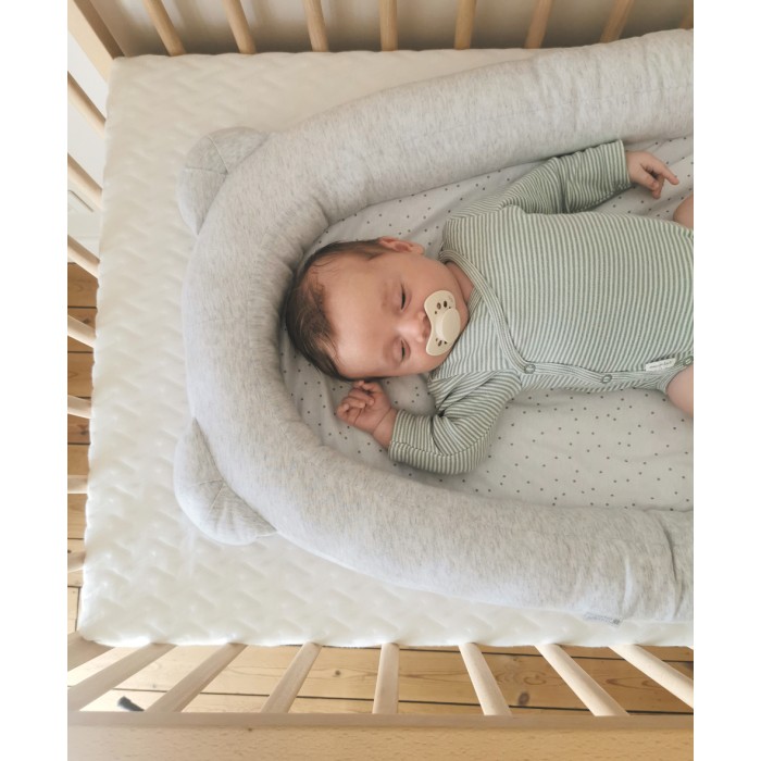 Réducteur de lit bébé Nest