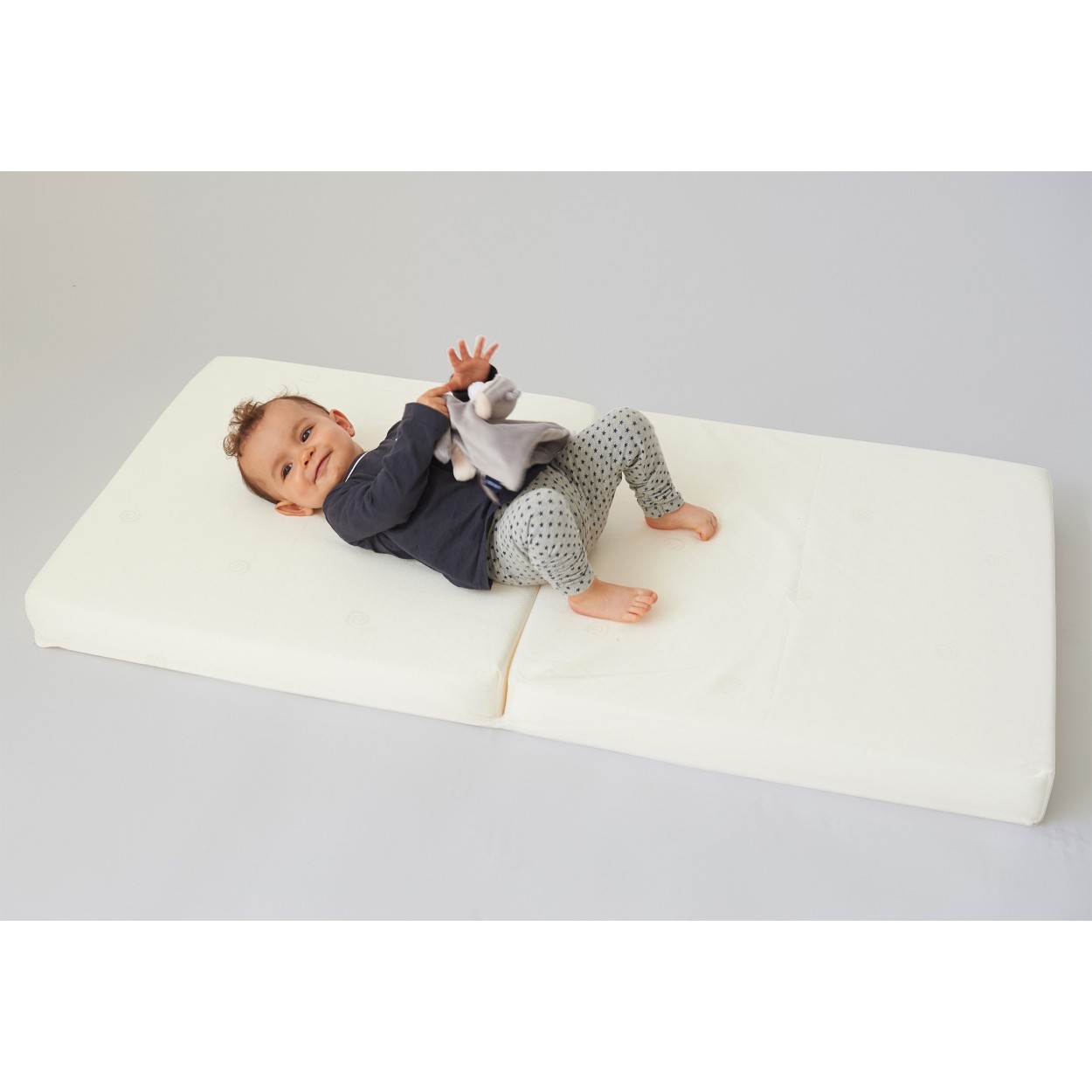 Matelas bébé supplémentaire pour lit pliant microfibre gris de Nattou sur  allobébé