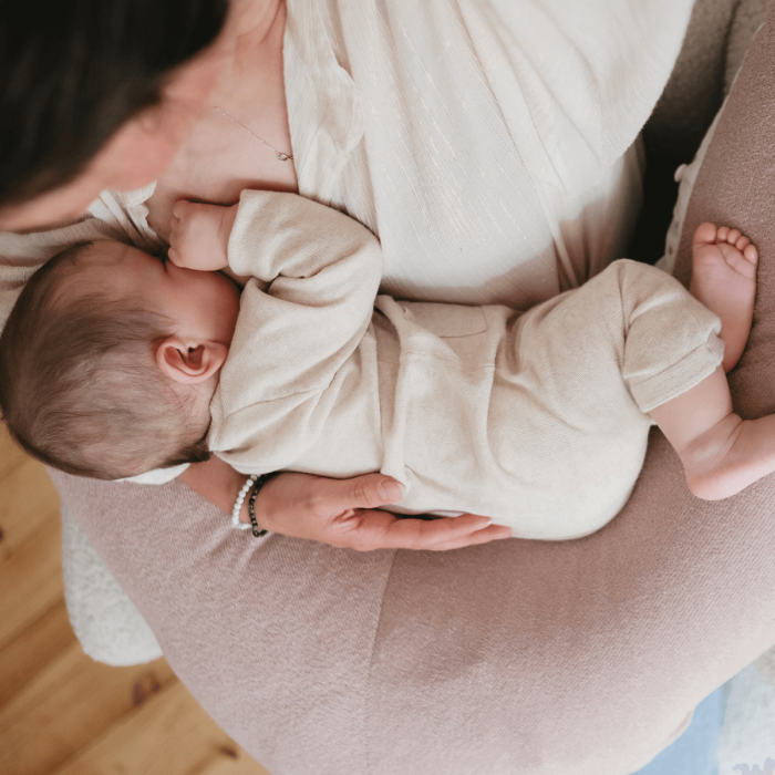 Coussin d'allaitement et de grossesse 3en1 Multirelax éponge noisette pois - Tinéo