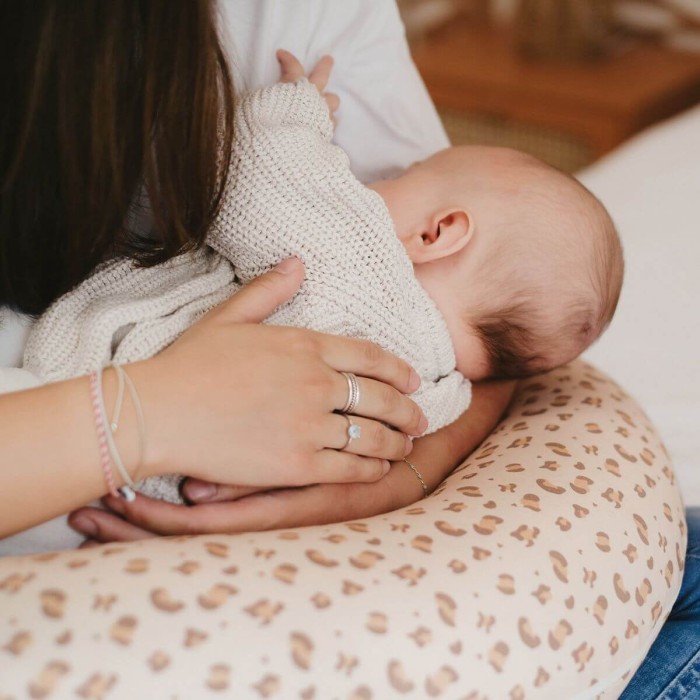 Coussin d'allaitement et de grossesse léopard - Candide