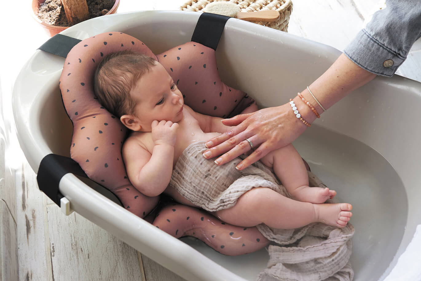 Le coussin pour baignoire : l'art de faire aimer le bain à bébé !